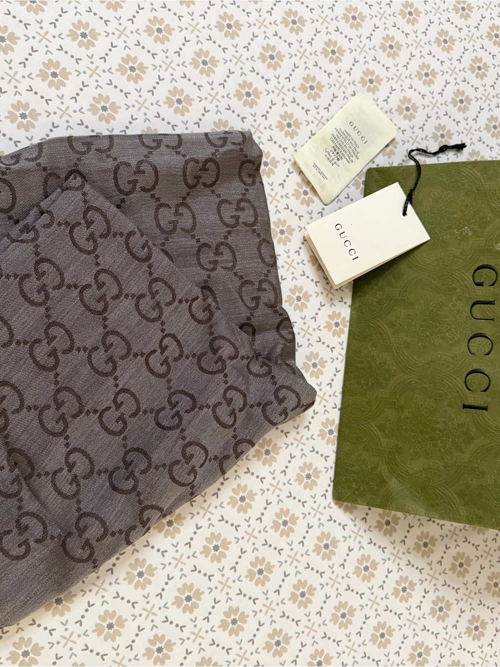 Gucci gray-brown GG monogram scarf with green accent